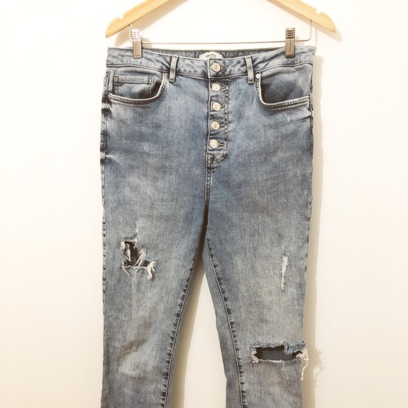 Forever 21 Denim - Forever 21 High rise distressed acid wash jeans